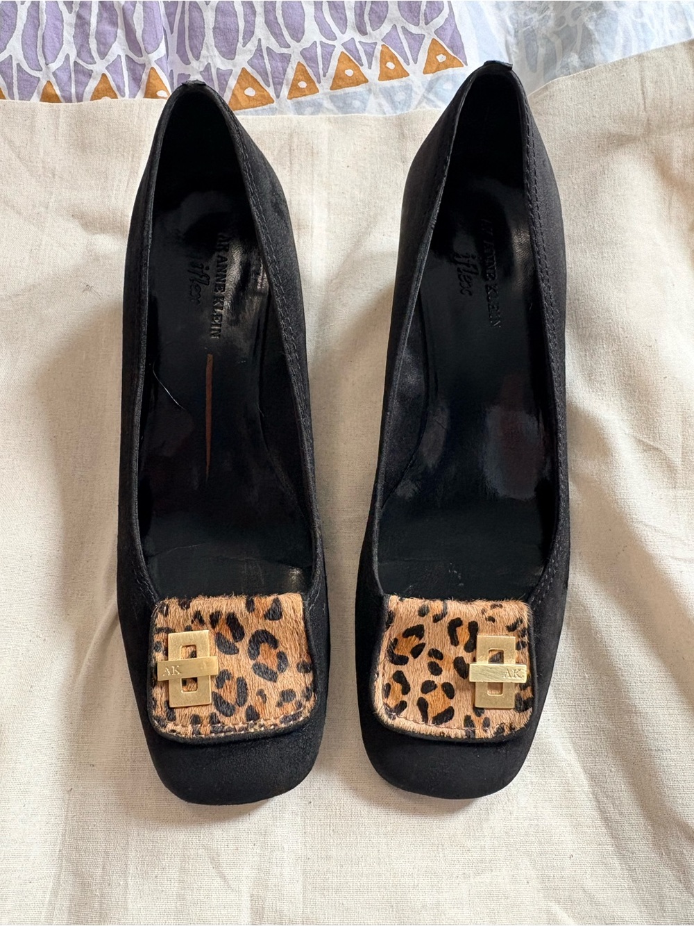 Anne Klein Black Suede Pumps with Leopard Accent size 9